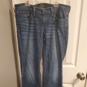 Lucky Brand medium rise blue jeans